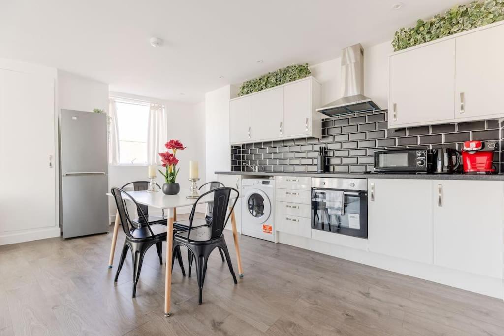 Vertigo Boutique Sleeps 4 London Kingston upon Thames  Eksteriør bilde